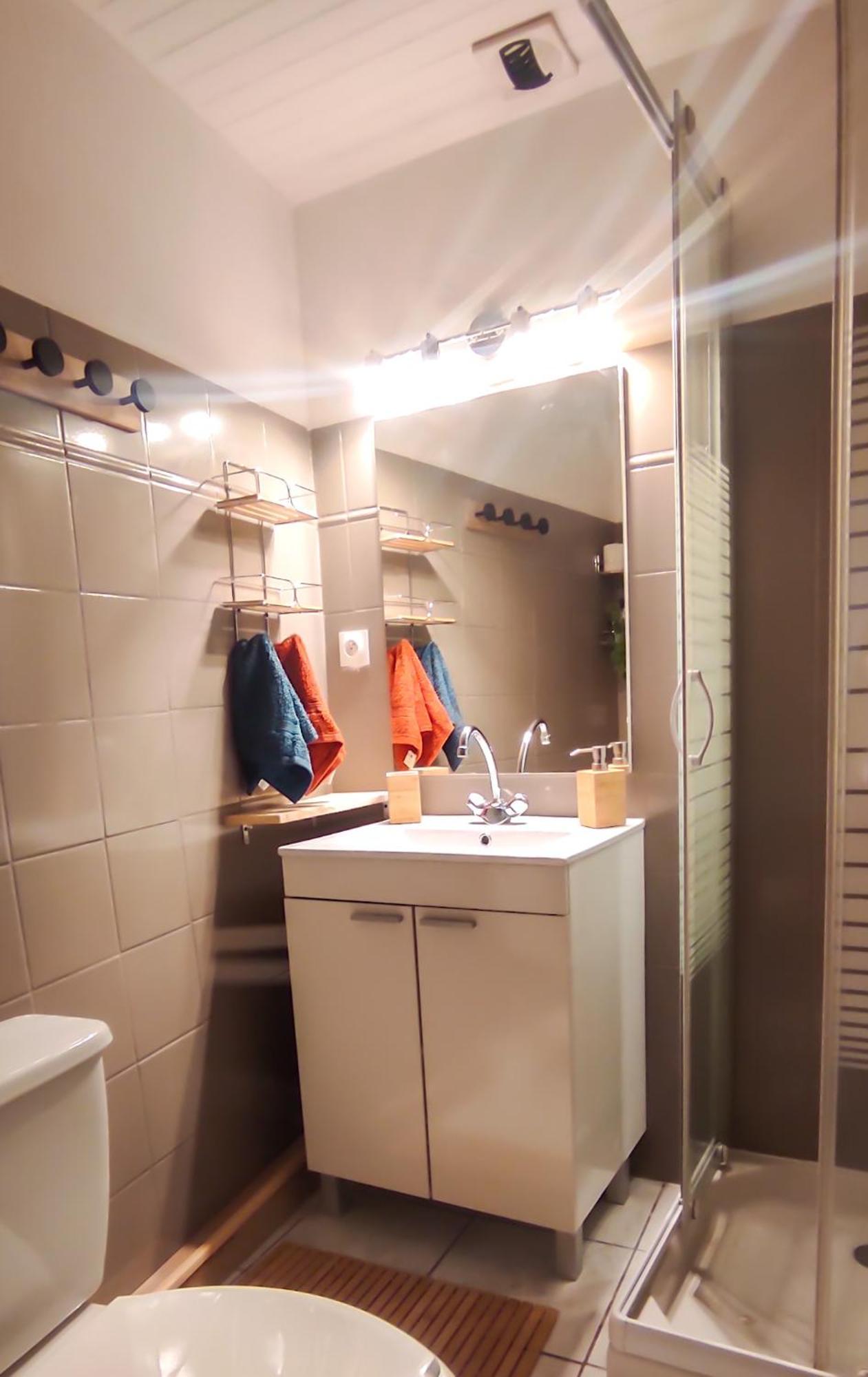 Chambre Independante Avec Salle De Bain Privee Montpezat-sous-Bauzon 外观 照片